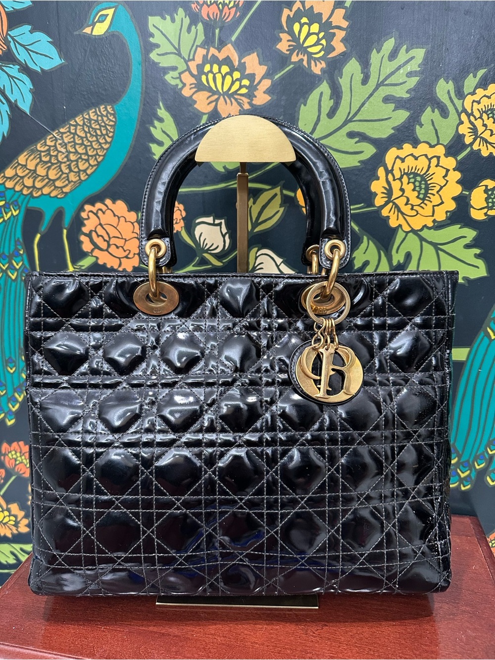 Christian Dior Med Lady Dior Black Patent Cannage Quilted Leather Gold Hardware - Picture 4 of 17